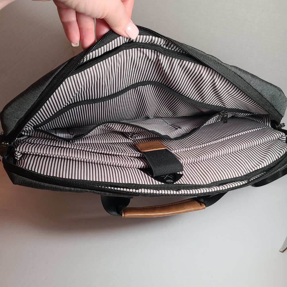PKG Laptop Messenger Bag Gray – Fits up to 15" Laptop, Padded with Multiple Comp - Picture 7 of 10